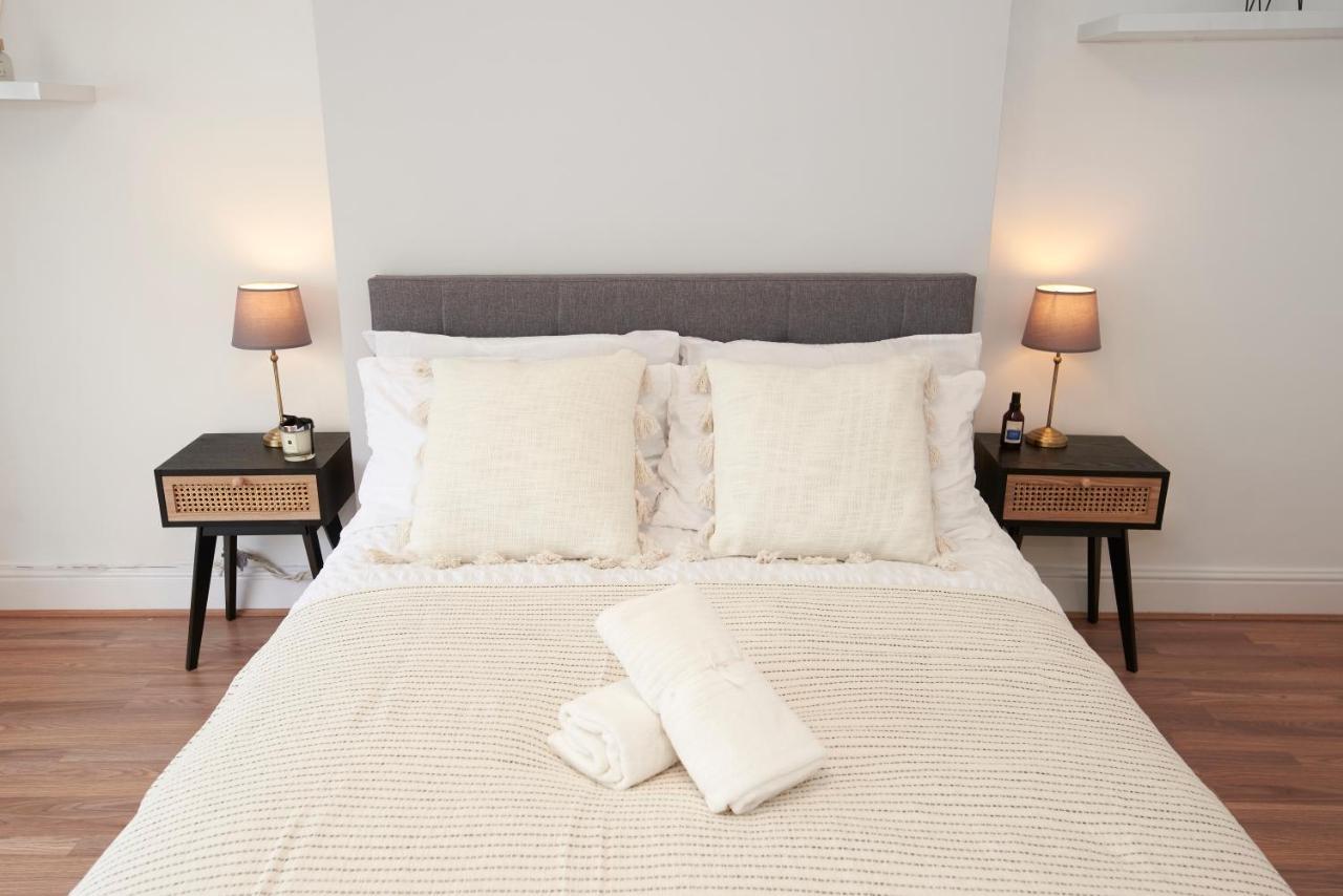 Excellent, Three Bedroom North London Apartment With Free Parking Eksteriør billede