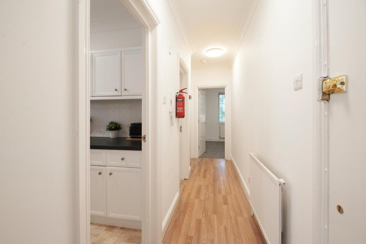 Excellent, Three Bedroom North London Apartment With Free Parking Eksteriør billede