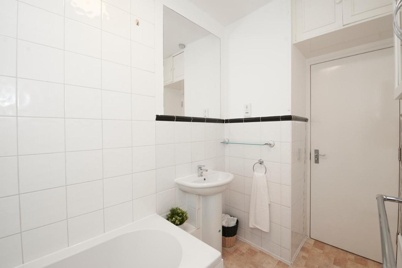 Excellent, Three Bedroom North London Apartment With Free Parking Eksteriør billede