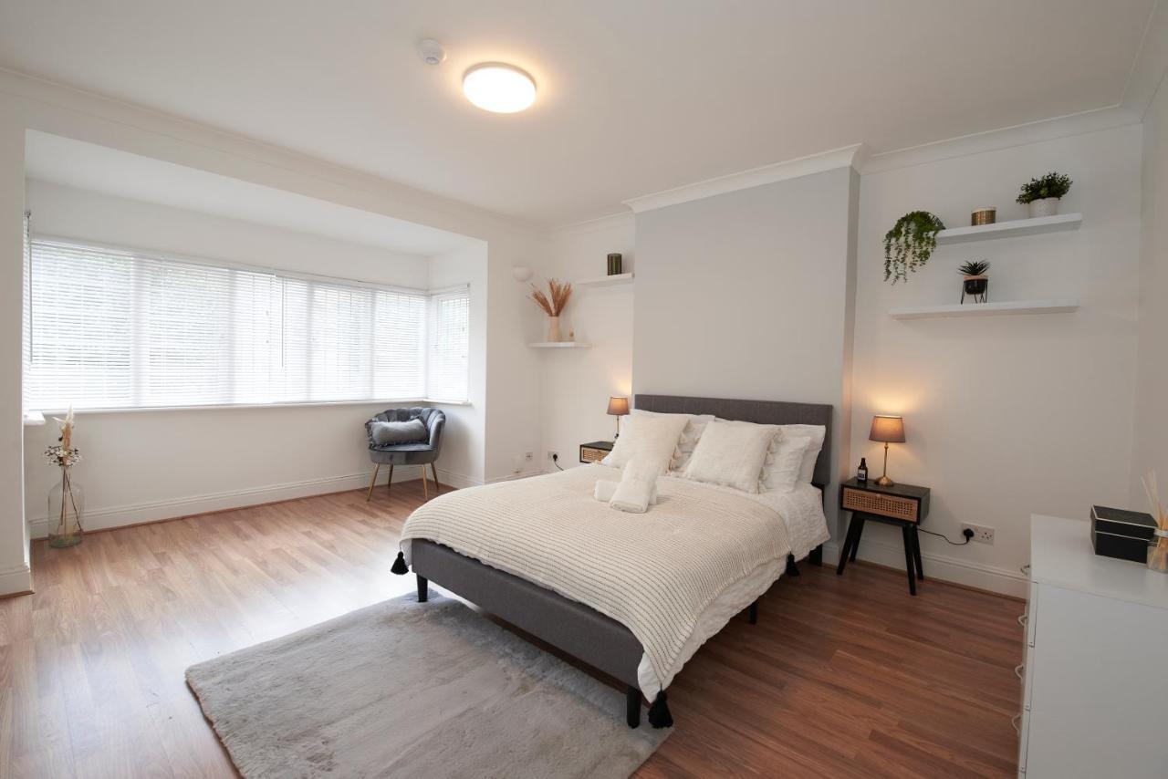 Excellent, Three Bedroom North London Apartment With Free Parking Eksteriør billede