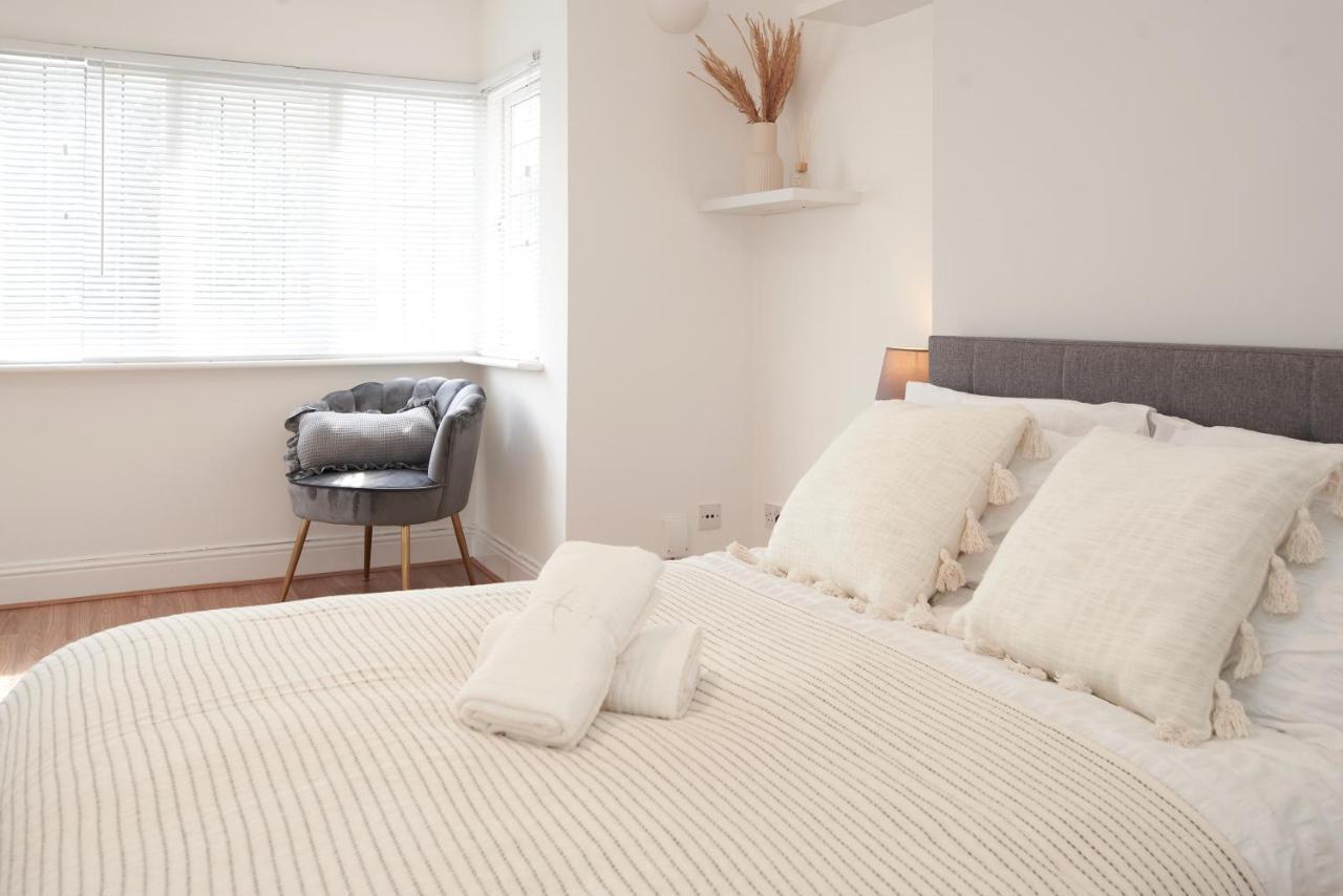 Excellent, Three Bedroom North London Apartment With Free Parking Eksteriør billede