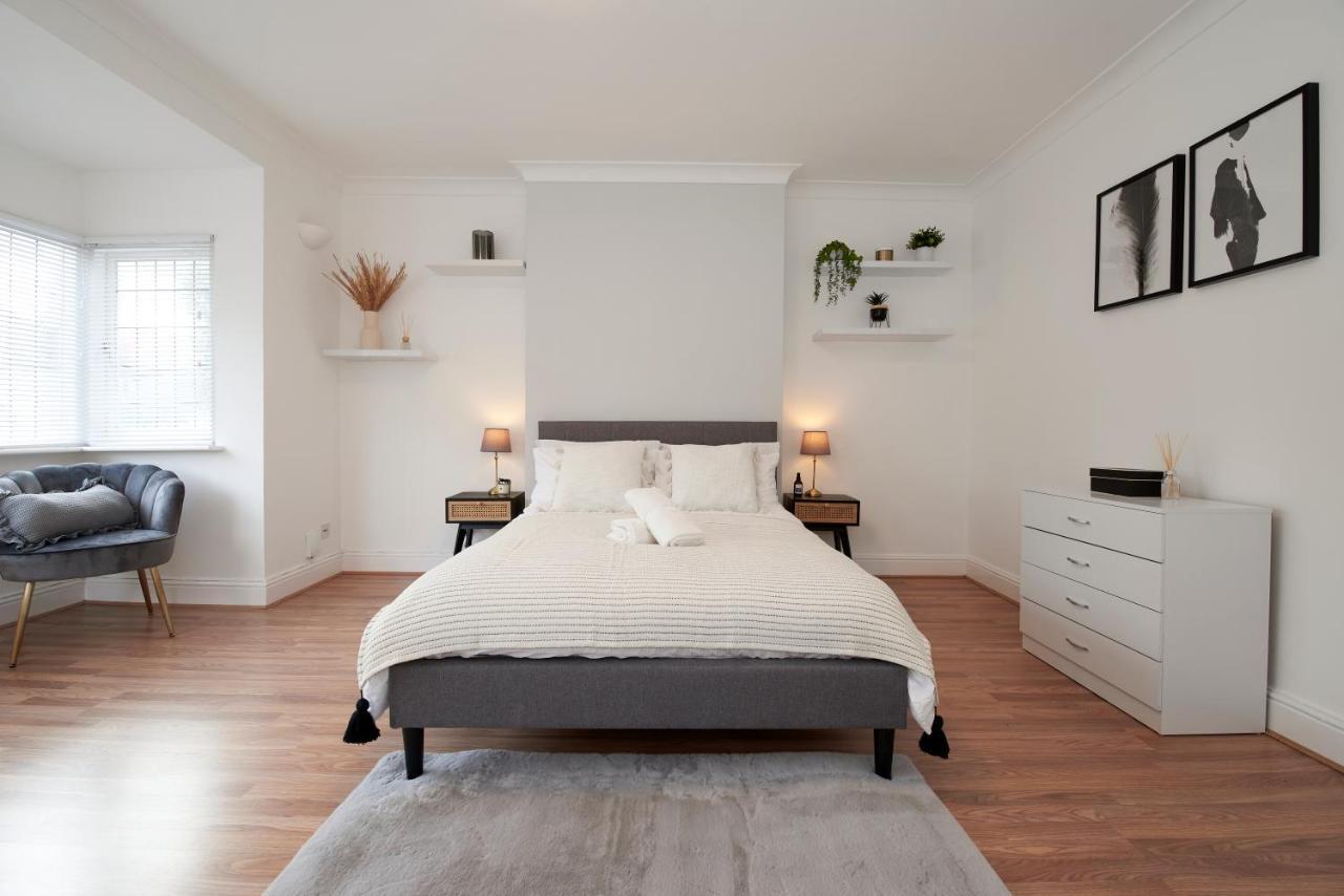 Excellent, Three Bedroom North London Apartment With Free Parking Eksteriør billede